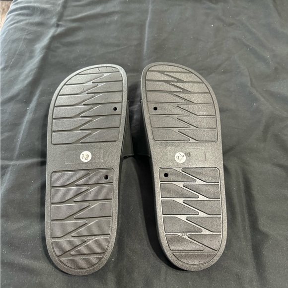 Paper Planes Slides - Picture 3 of 4